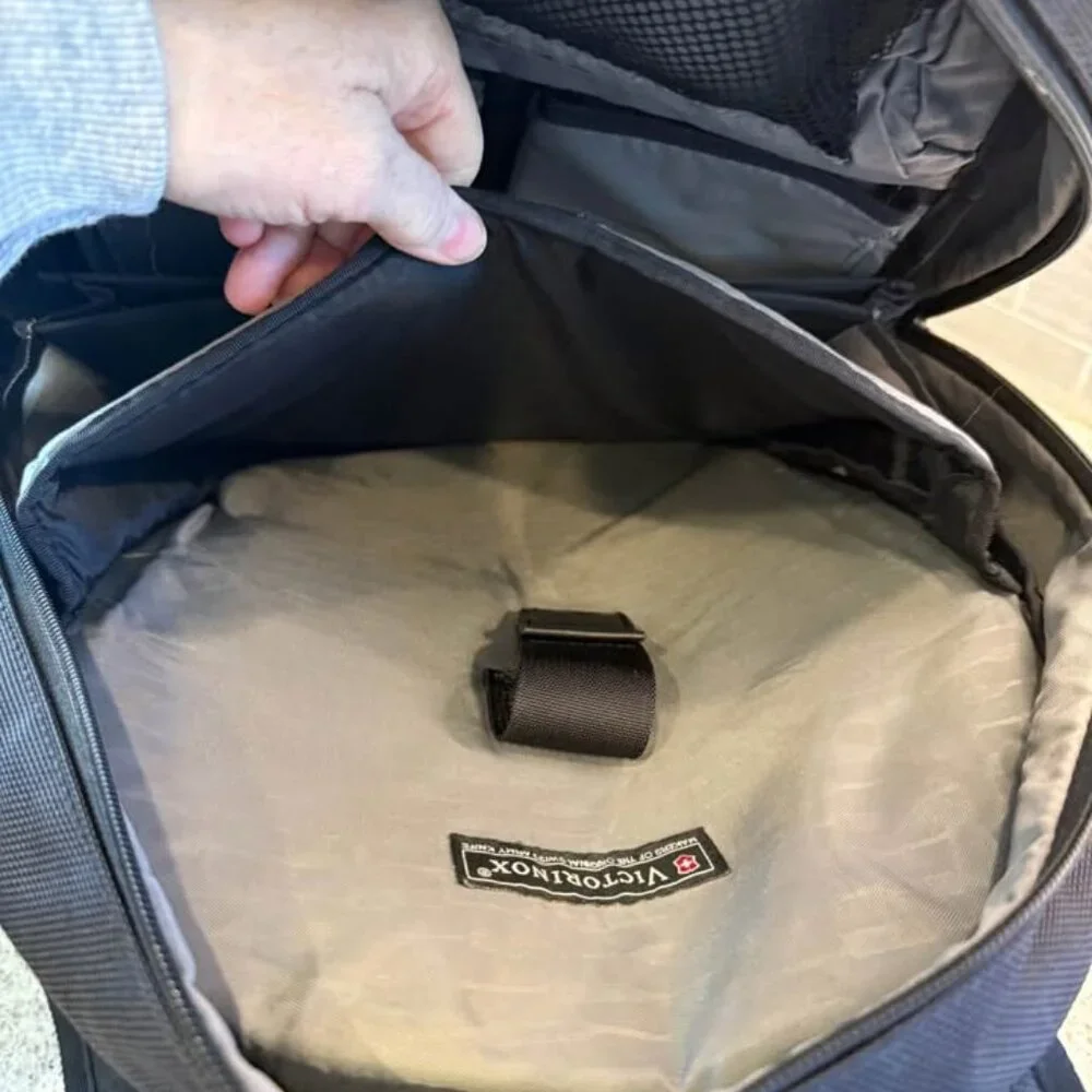 Victorinox Black‎ Laptop School Work Travel Backpack (Approx 14 x 18 x 7 inches)